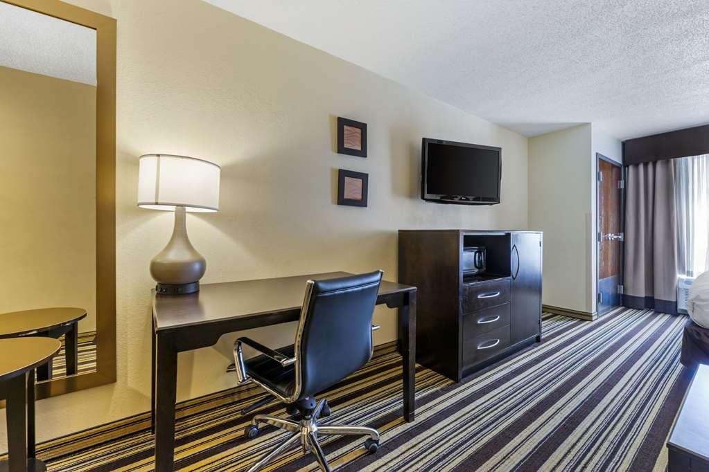 Comfort Inn & Suites Triadelphia Room photo